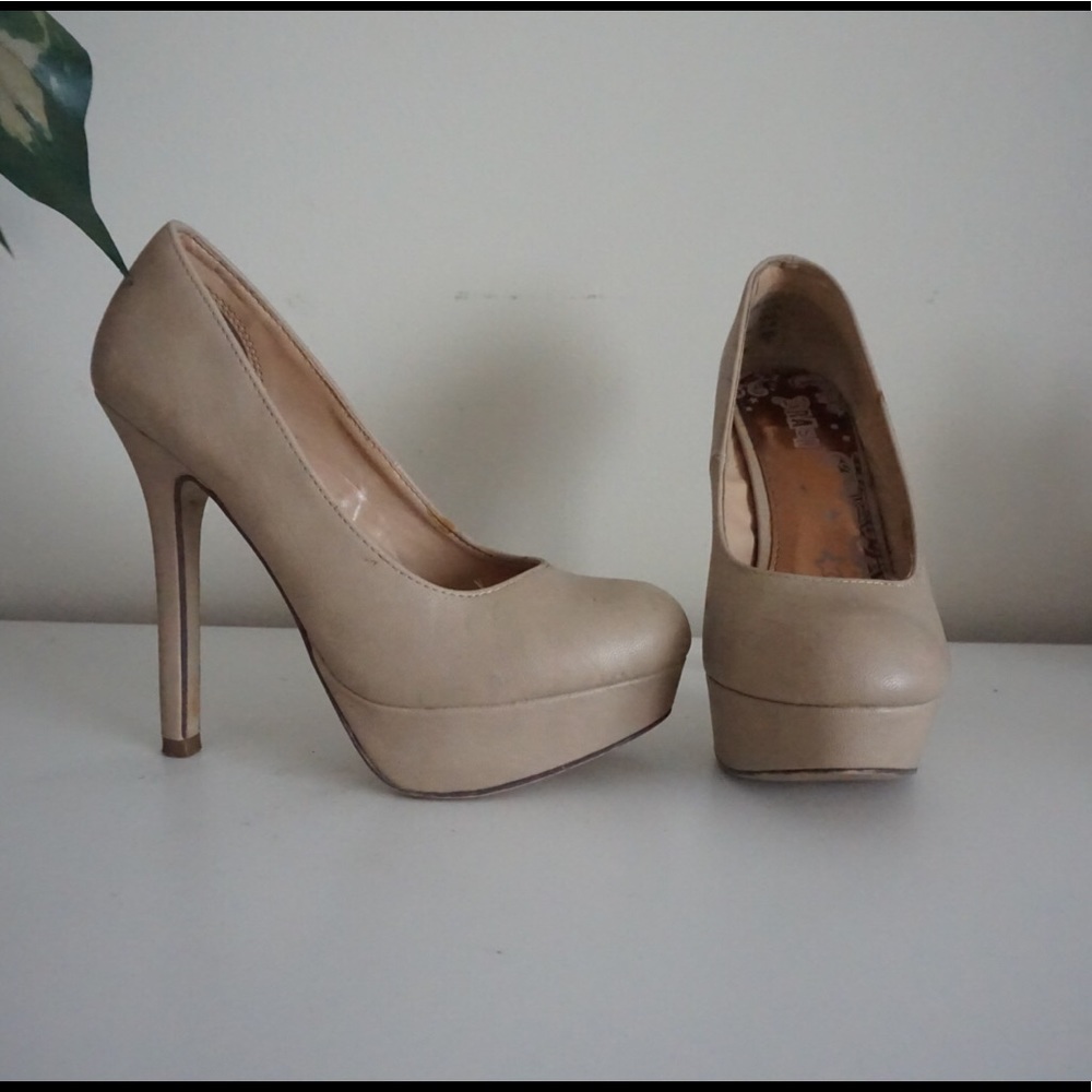 Nude Platforms